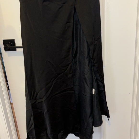 One Shoulder Asymmetric Crepe Bridesmaid Dress - Size 6 - Picture 3 of 5